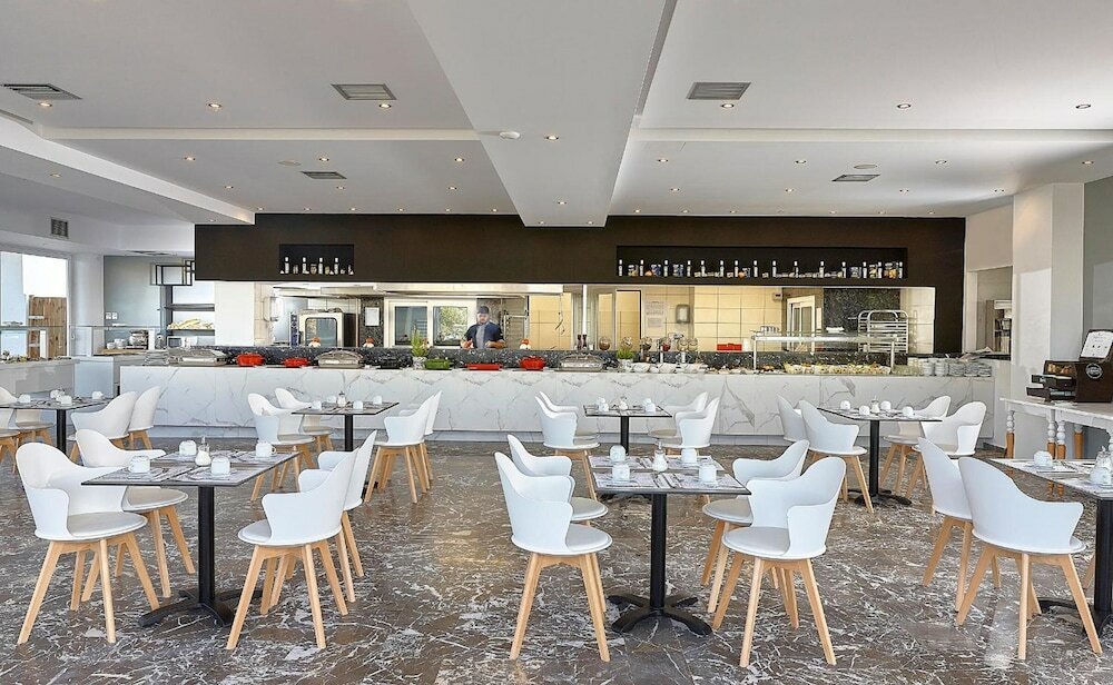 Фото Vasia Royal Hotel