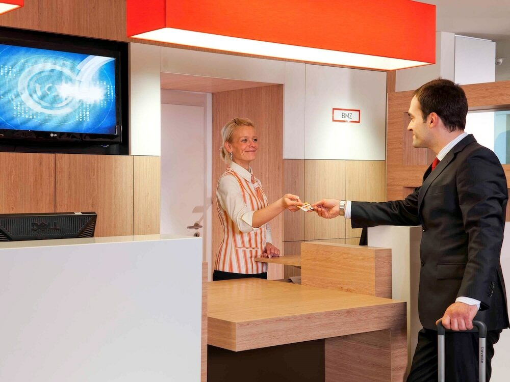 Фото Ibis Augsburg Hauptbahnhof