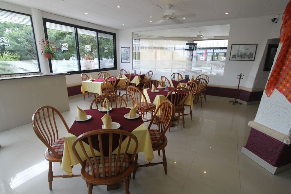 Фото Hotel Plaza Kokai