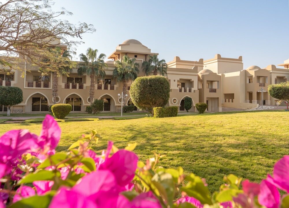 Фото Serenity Alpha Beach