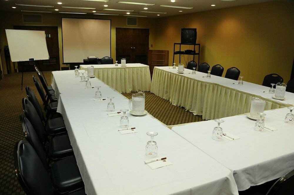 Фото Ramada by Wyndham Michigan City