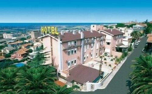 Внешний вид отеля Tarconte в Тарквинии, фото 3