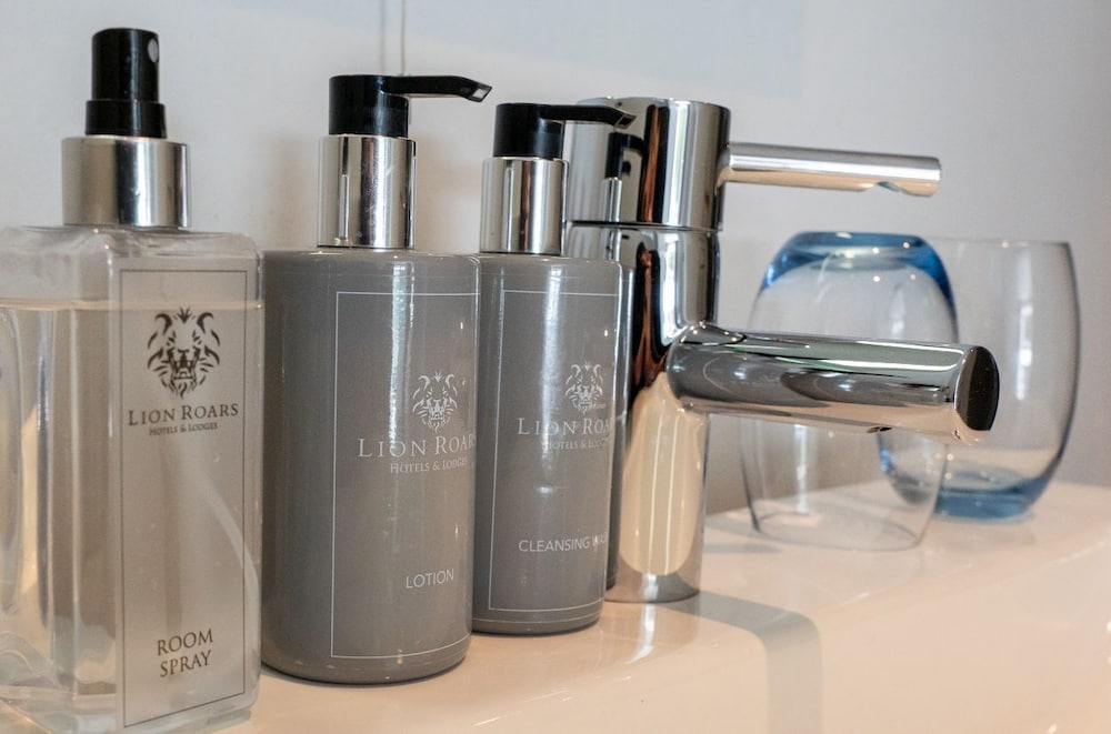 Фото The Three Boutique Hotel