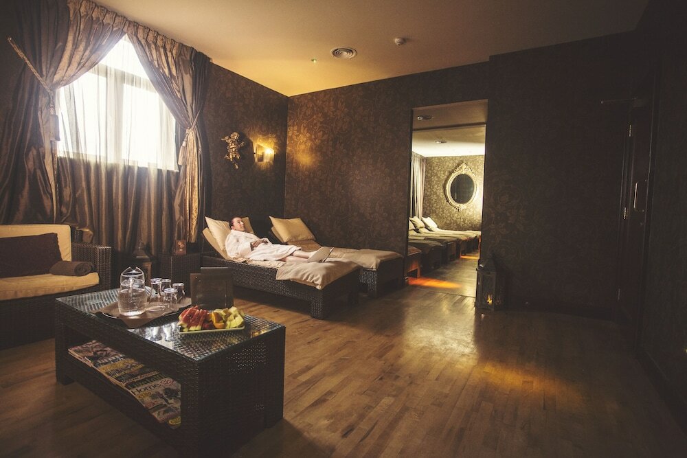 Фото Canal Court Hotel