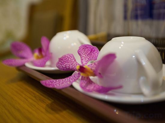 Фото The Airport Hotel