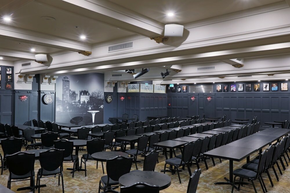 Фото The Fort Garry Hotel