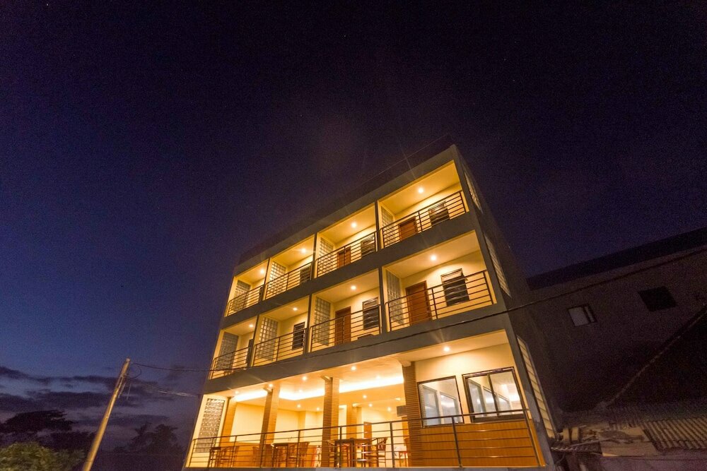 Фото Caroline Guest House