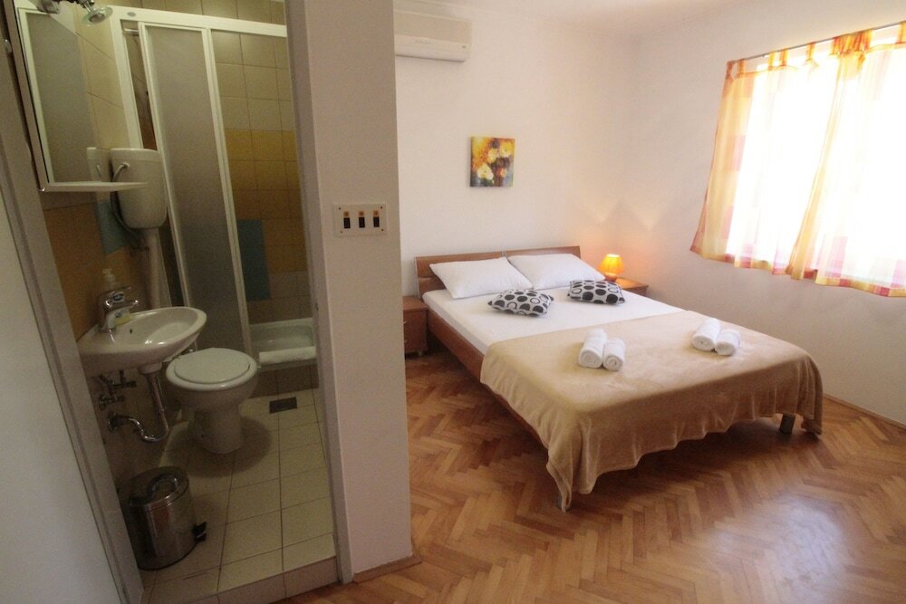 Фото Studios & Rooms Fiesta