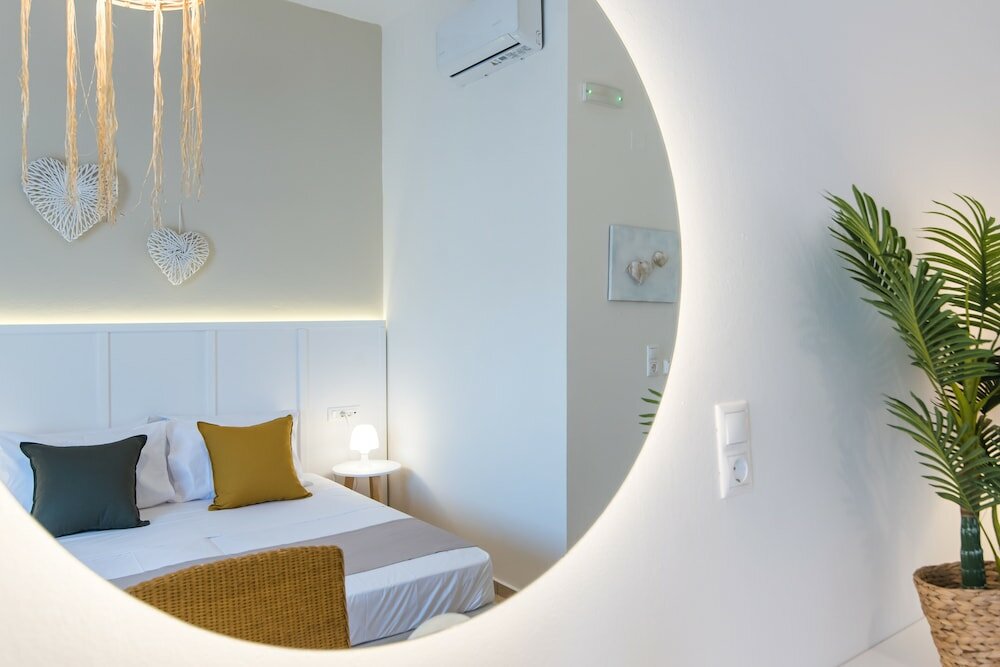 Фото Mirage Studios