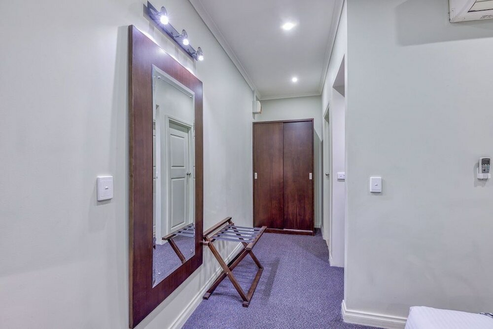 Фото Best Western Airport Motel And Convention Centre