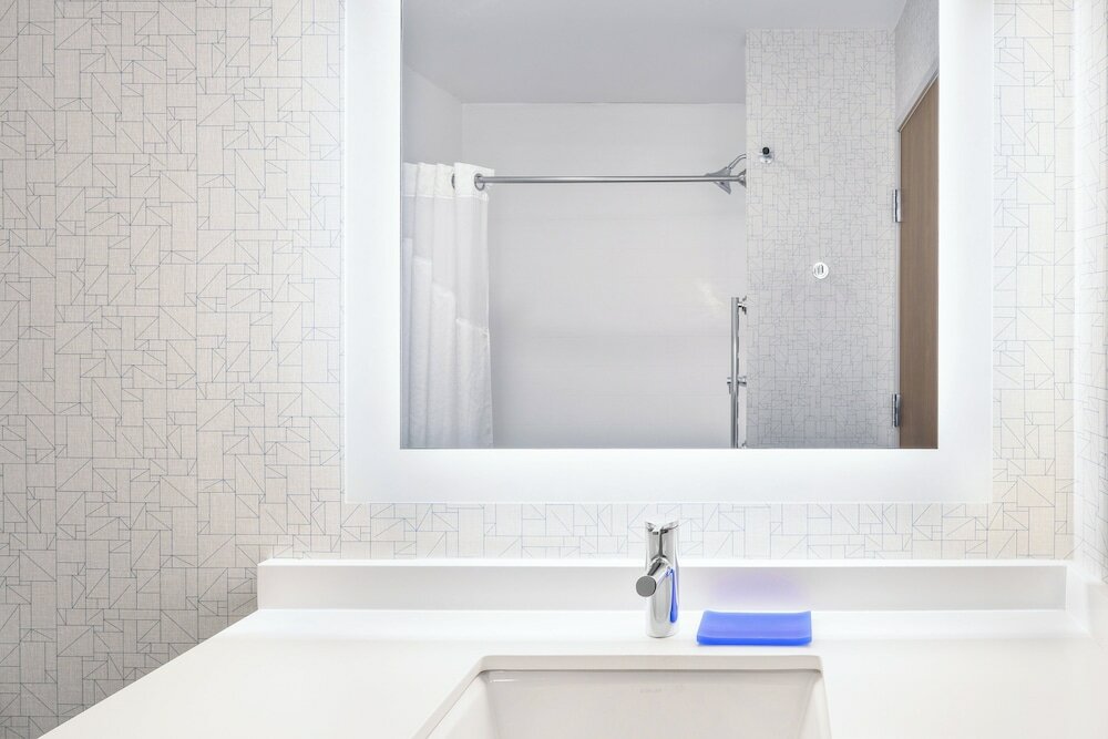 Фото Holiday Inn Express & Suites Phoenix East - Gilbert, an Ihg Hotel