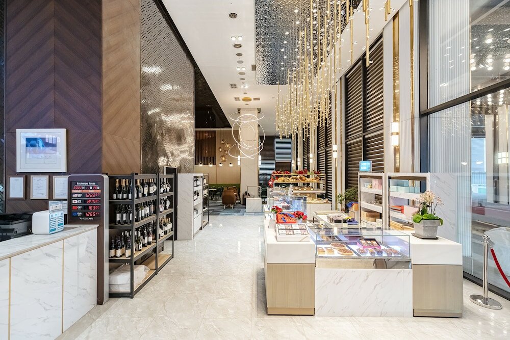 Фото The Riverside Hotel