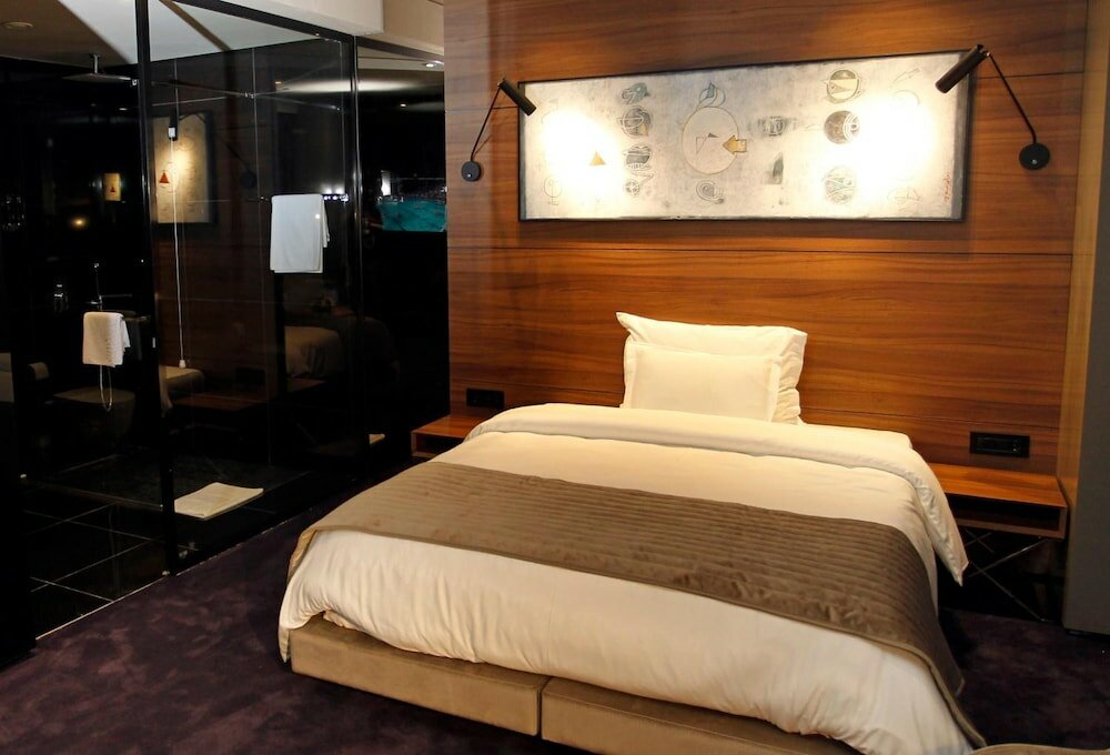 Фото Ambasador Hotel