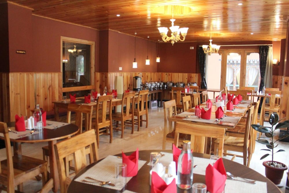 Фото Hotel Khamsum