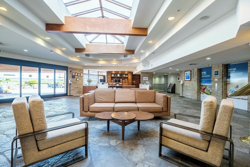 Фото Four Points by Sheraton Ventura Harbor Resort