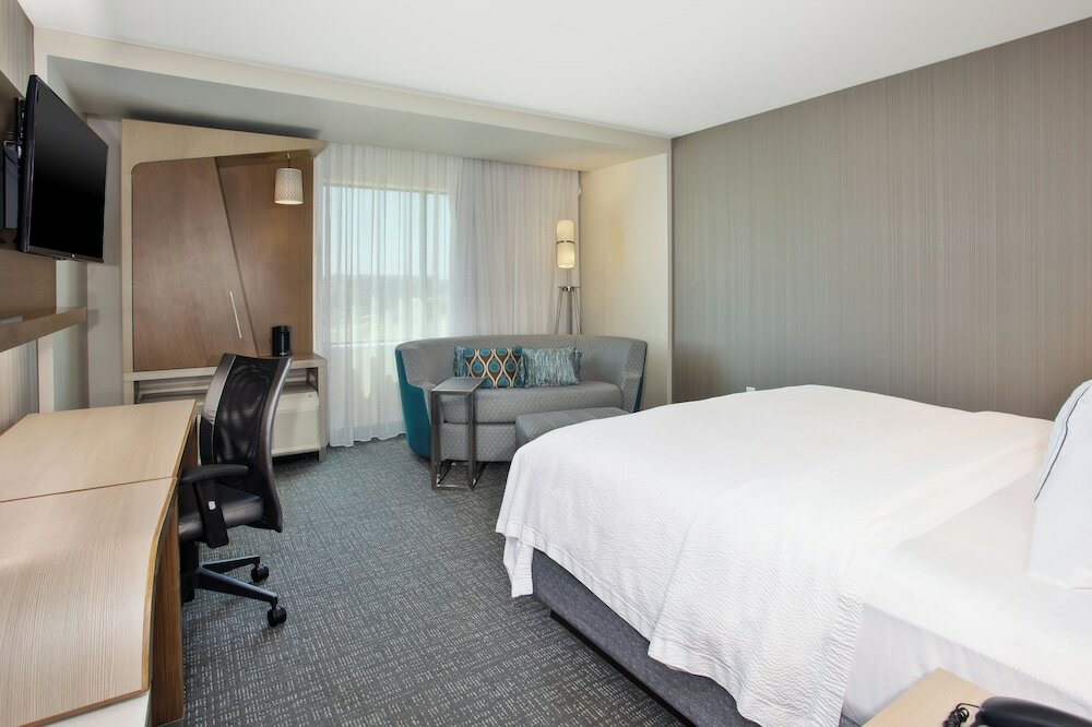 Фото Courtyard by Marriott Dallas Flower Mound
