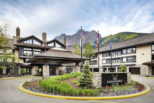 Внешний вид отеля Kananaskis Mountain Lodge, Autograph Collection в Кананаскисе Вилладже, фото 1