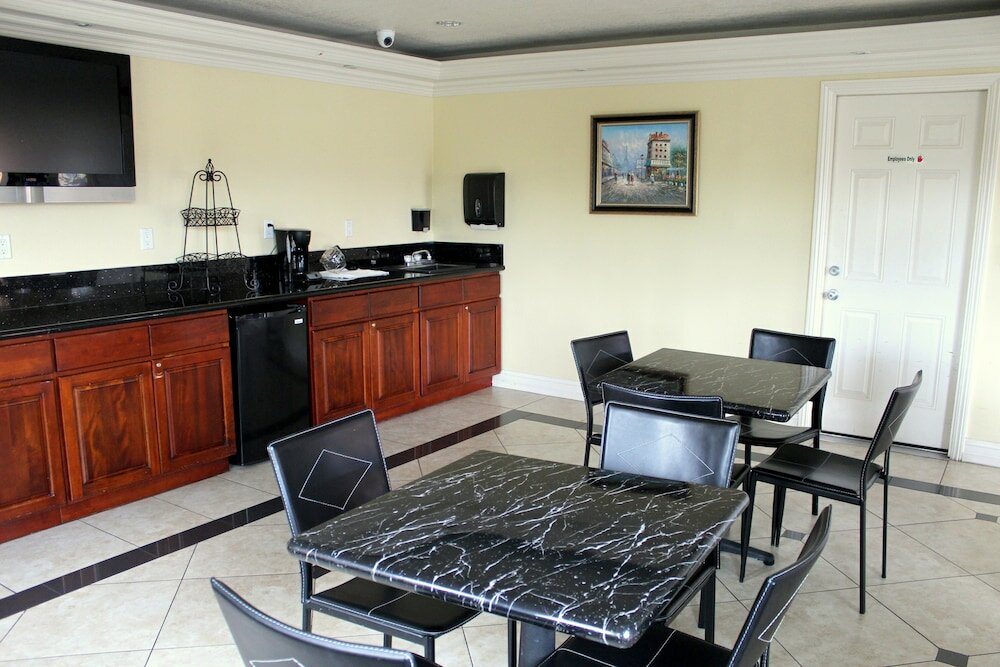 Фото Orange Show Inn San Bernardino