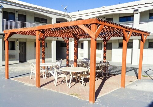 Гостиница HomeTowne Studios by Red Roof Odessa в Одессе