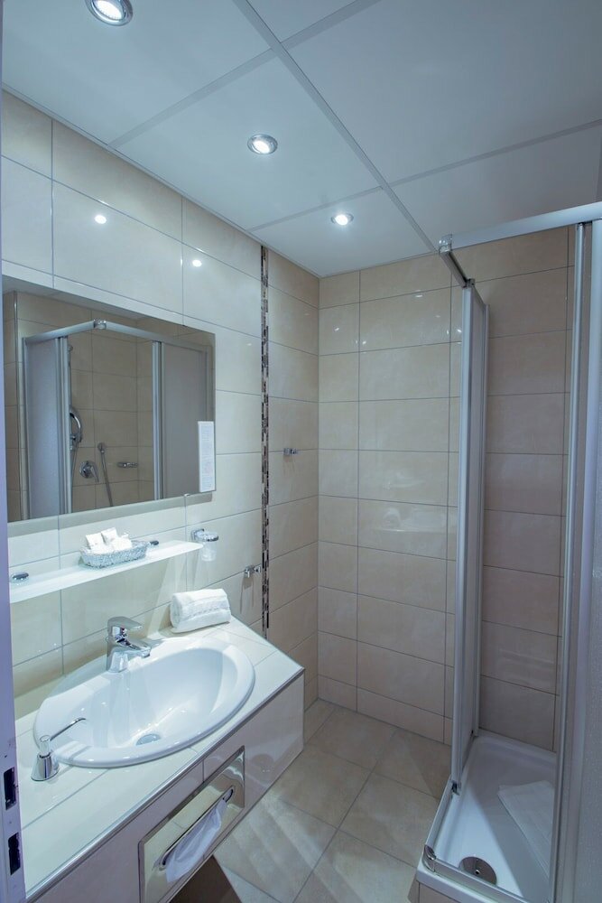 Фото Caravelle Hotel im Park