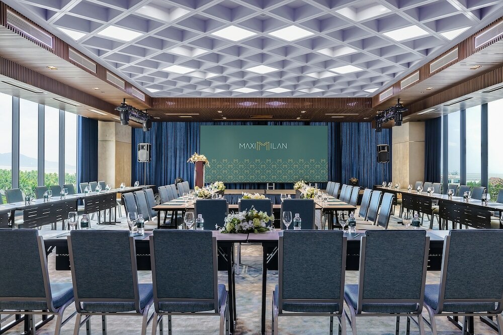 Фото Maximilan Beach Hotel