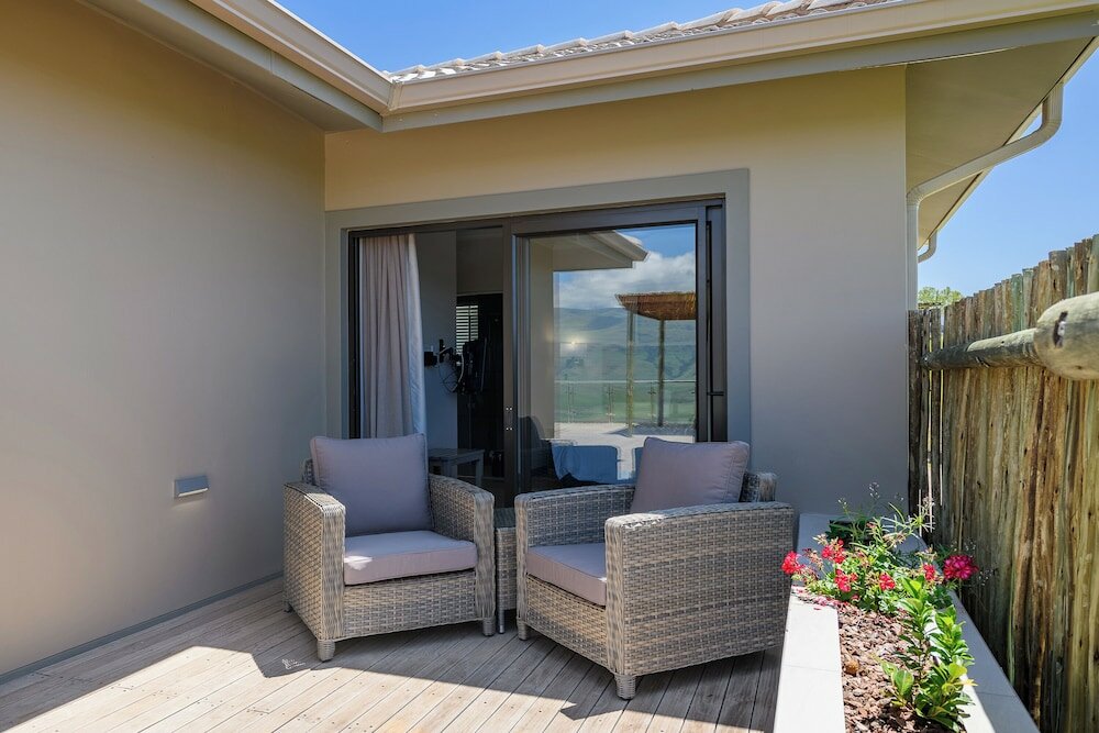 Фото Cayley Mountain Resort