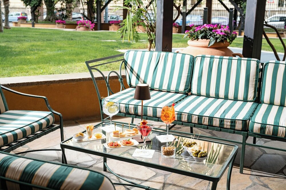 Фото Royal Hotel Carlton