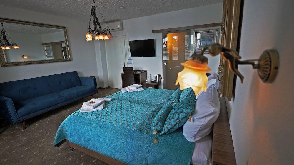 Фото Löwenbräu Köln Hotel & Restaurant