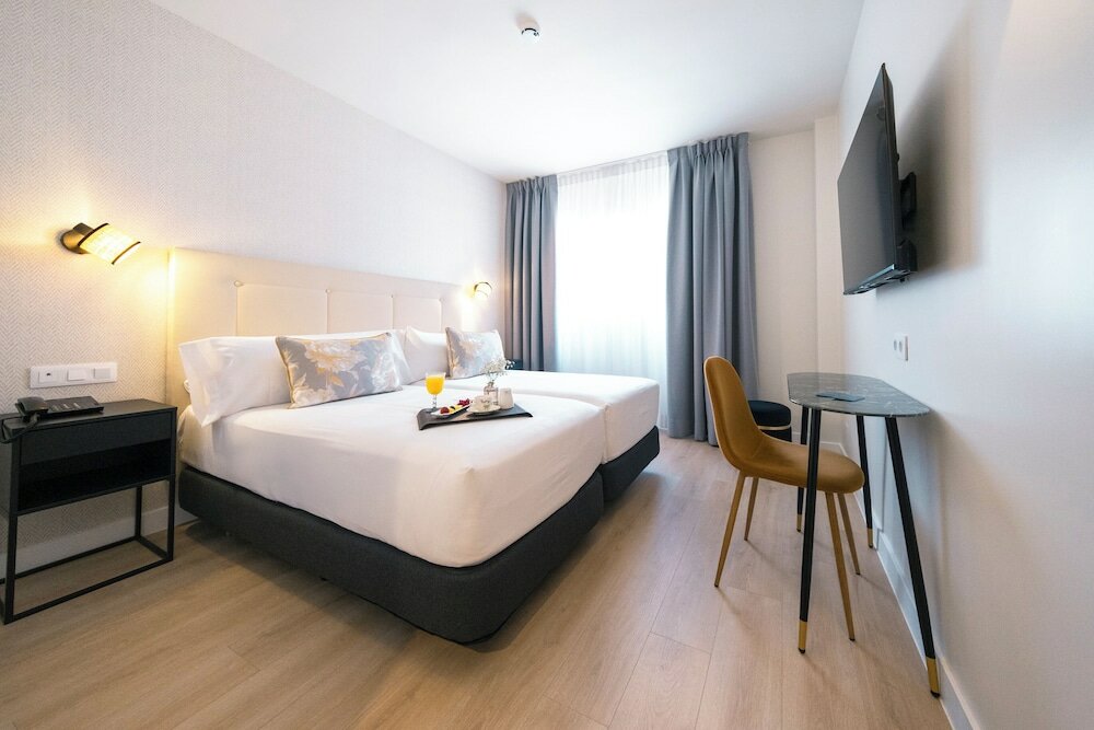 Фото Hotel Cisneros