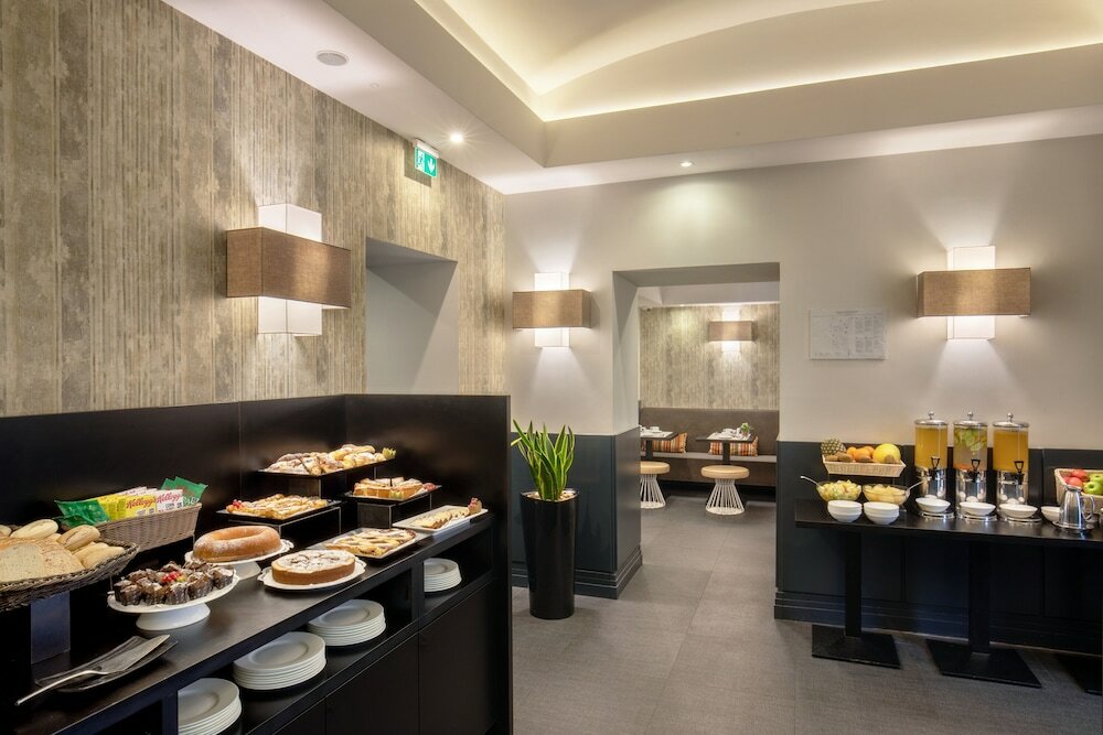 Фото The Republic Hotel