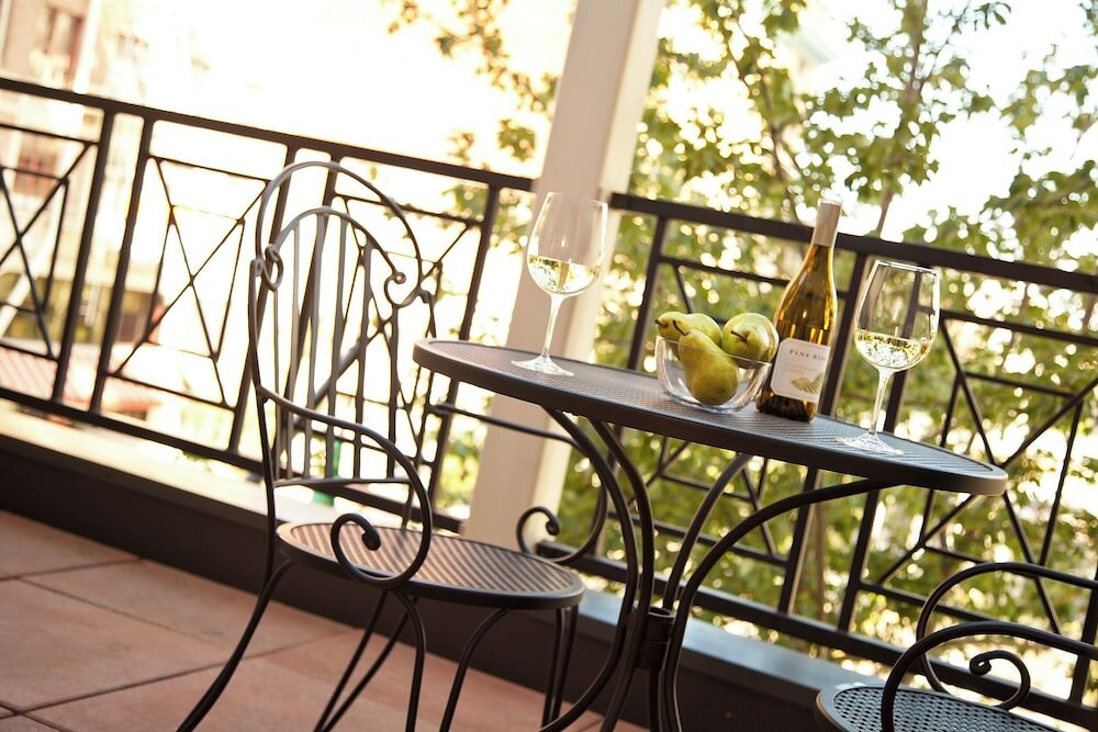 Фото The Paramount Hotel