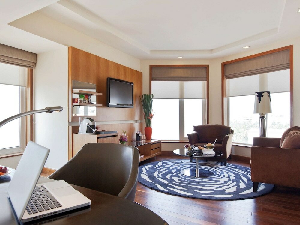 Фото Novotel Mumbai Juhu Beach Hotel