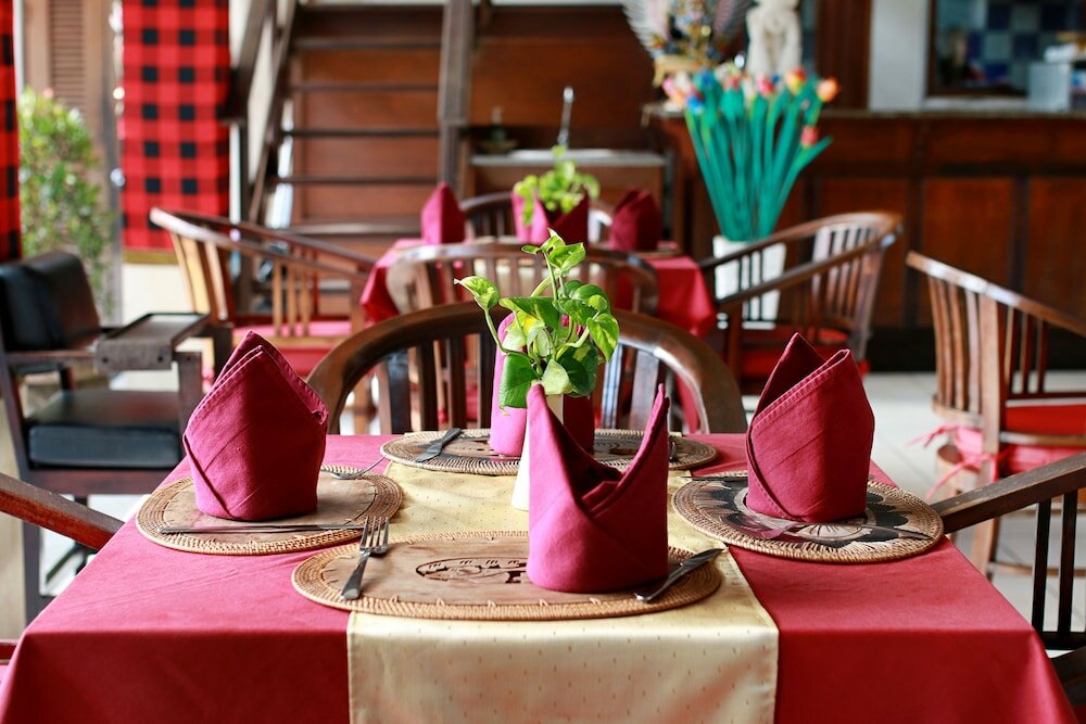 Фото Respati Beach Hotel