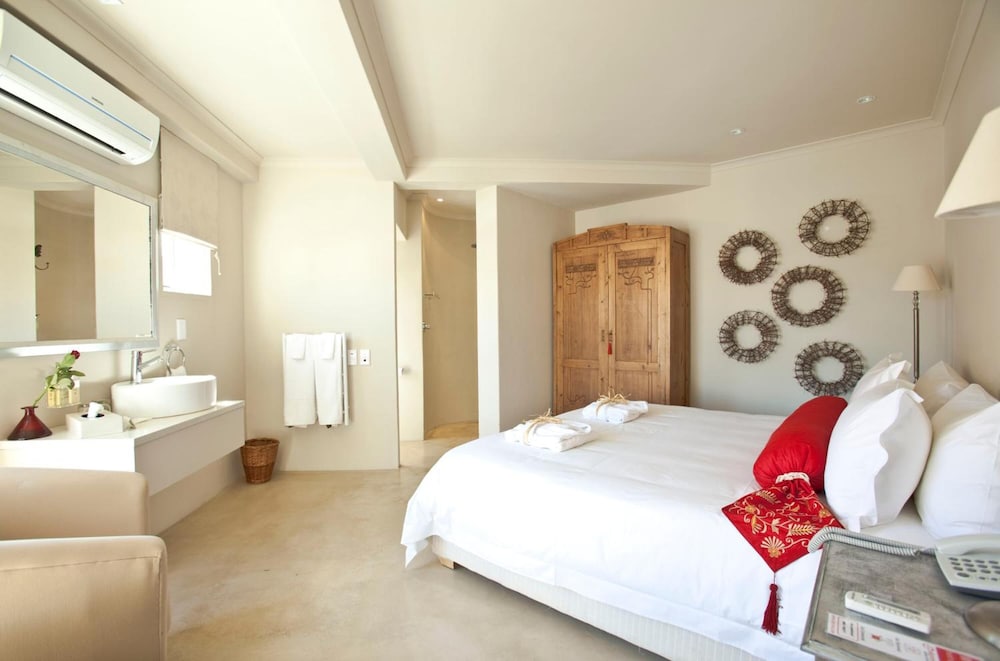 Фото Rouge on Rose Boutique Hotel