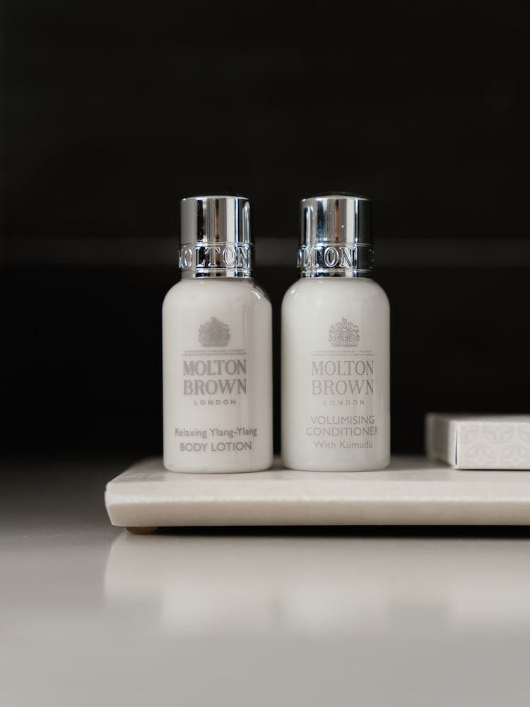 Фото Montenapoleone Suites