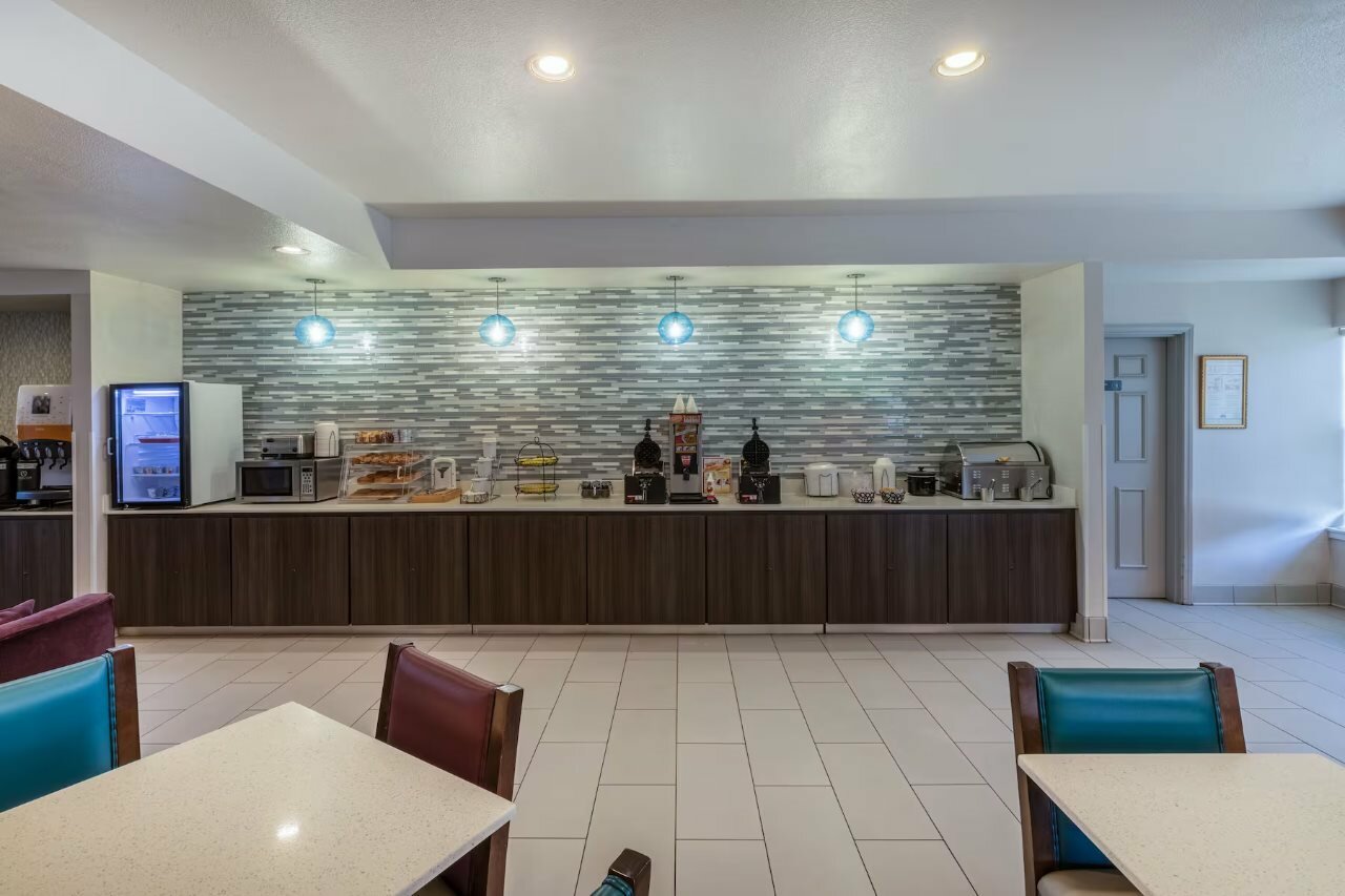 Фото La Quinta Inn & Suites by Wyndham Rockwall