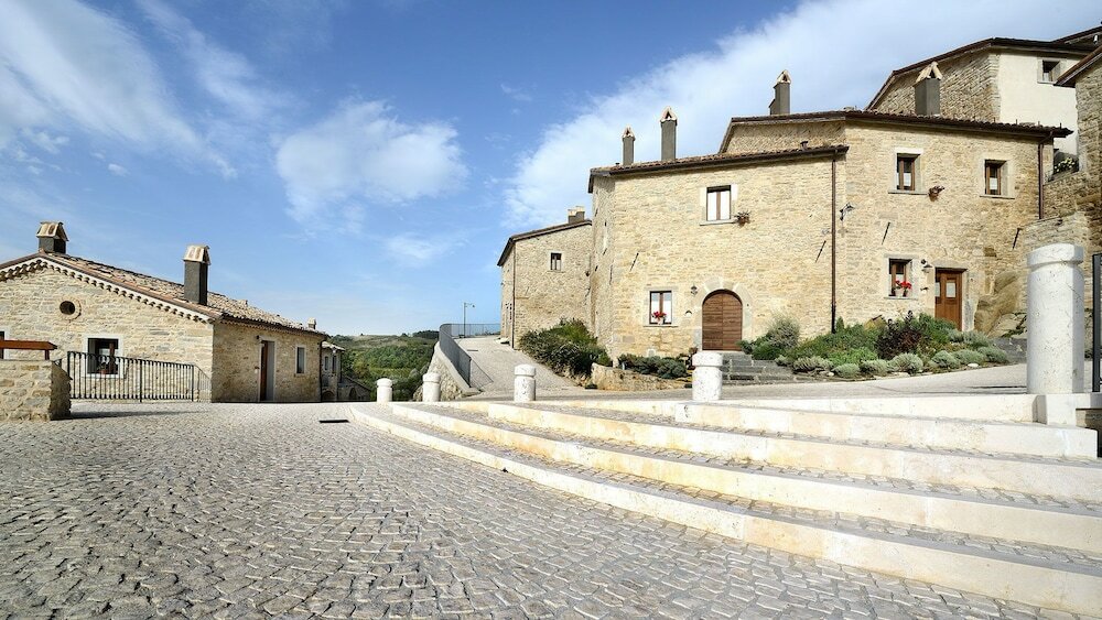 Фото Borgotufi Albergo Diffuso