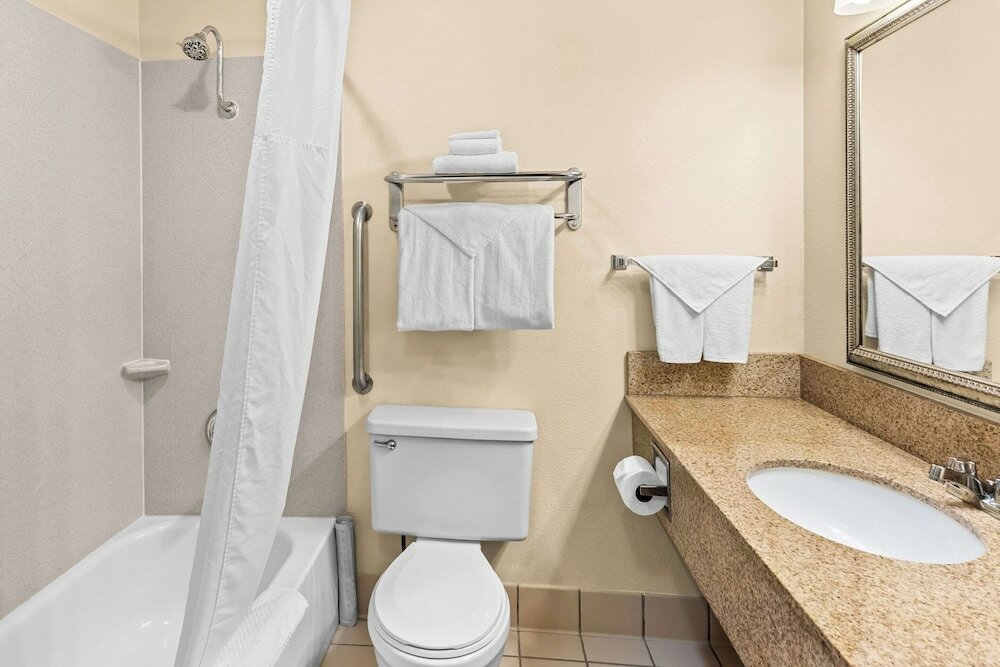 Фото Quality Inn And Suites Vancouver