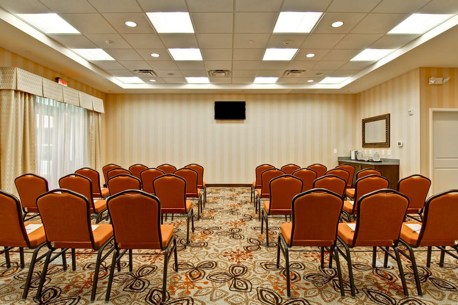 Фото Homewood Suites by Hilton Woodbridge