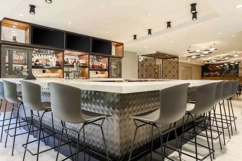 Фото DoubleTree by Hilton Austin - University Area