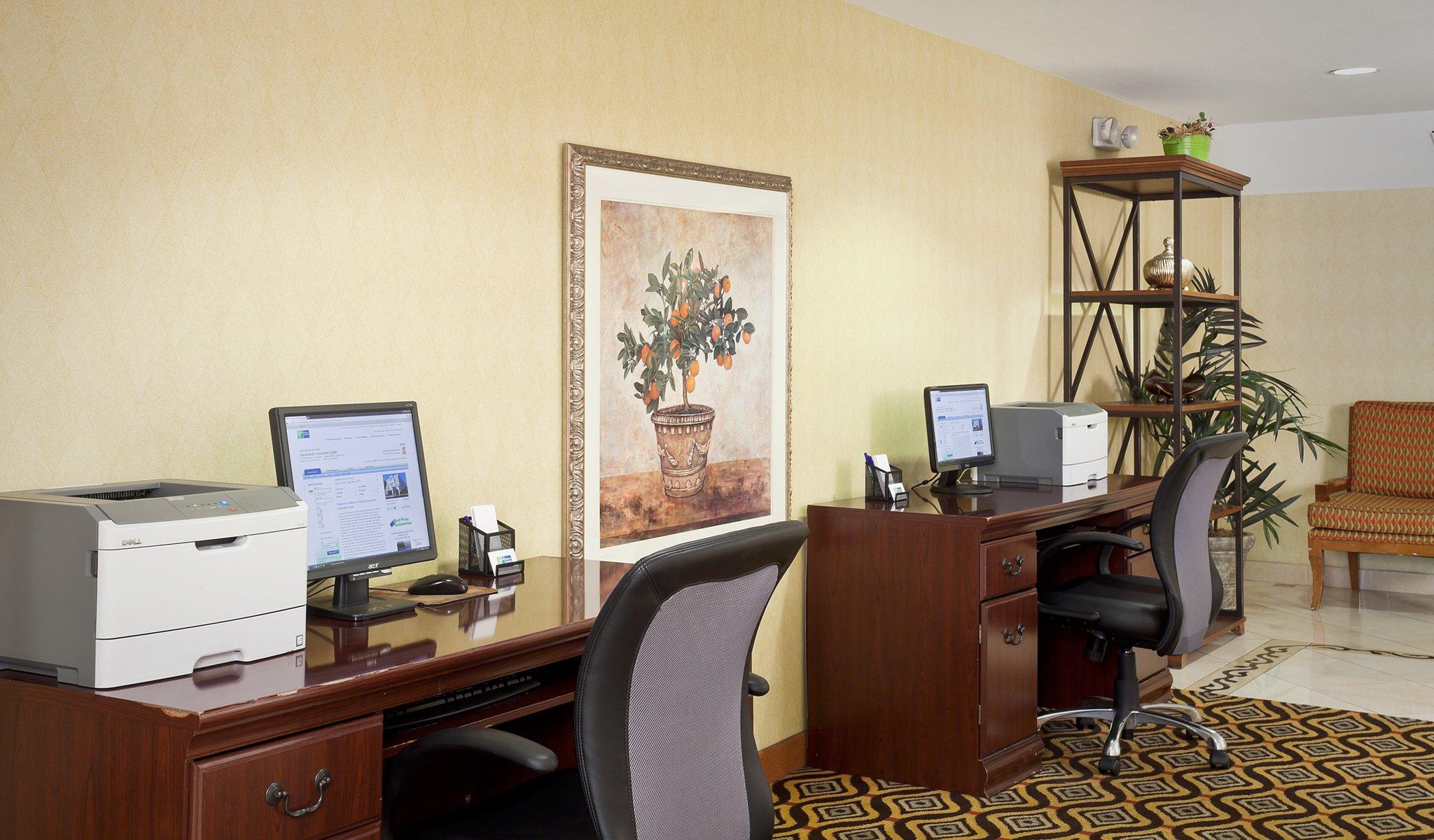 Фото Holiday Inn Express Sacramento Convention Center