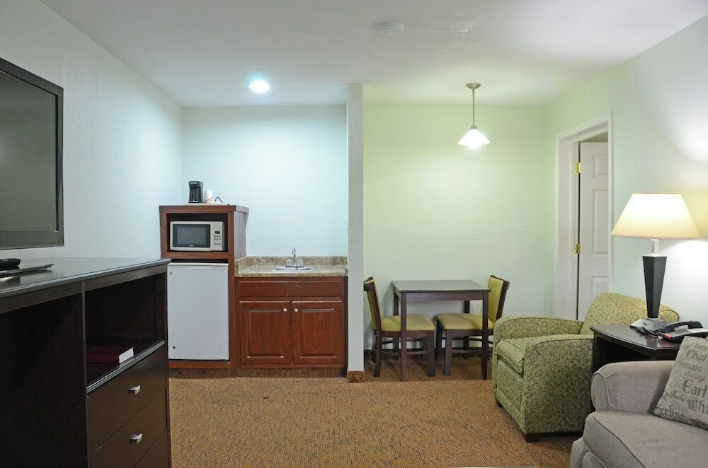 Фото Quality Inn & Suites Covington