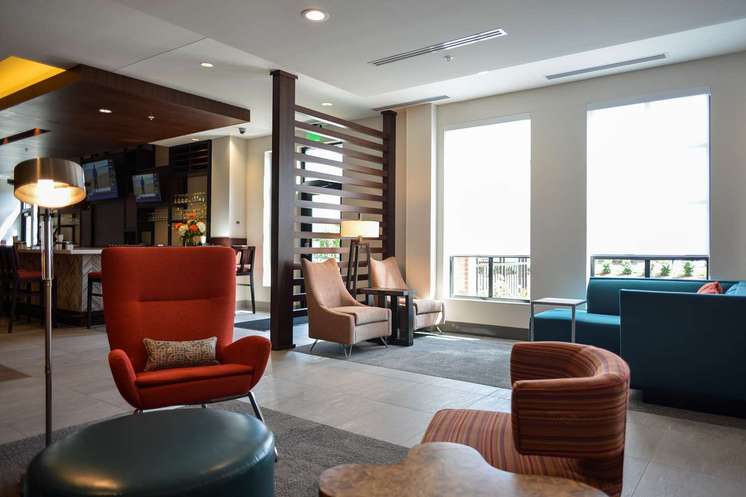 Фото Hilton Garden Inn Louisville Mall of St. Matthews