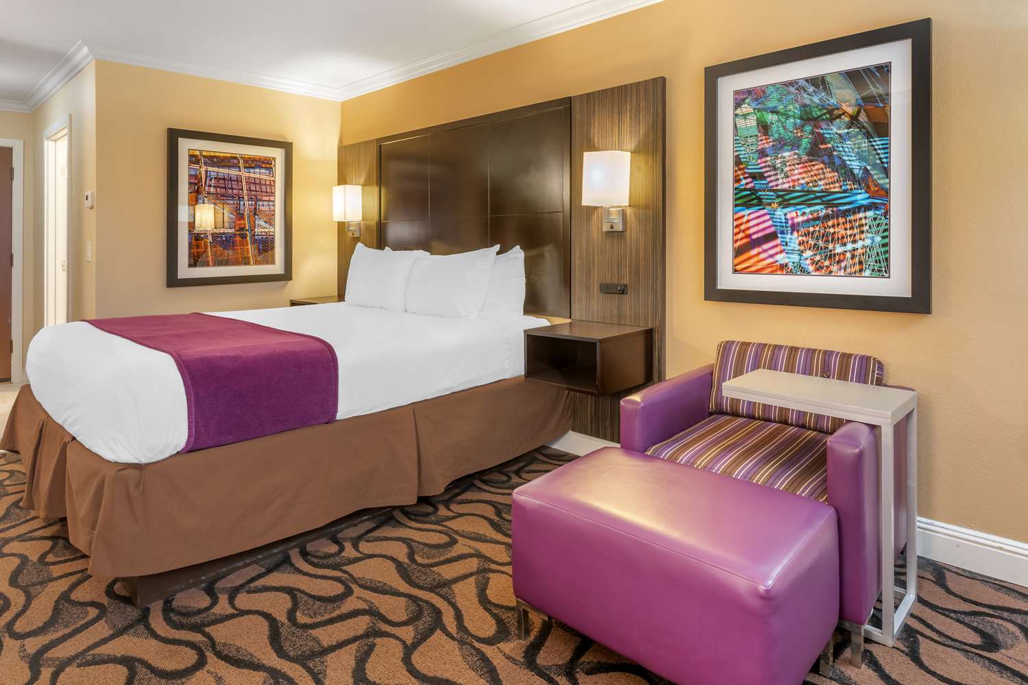 Фото Best Western Plus Airport Plaza