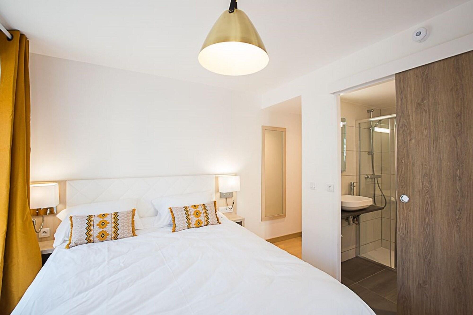 Фото Hotel Ambassadeur