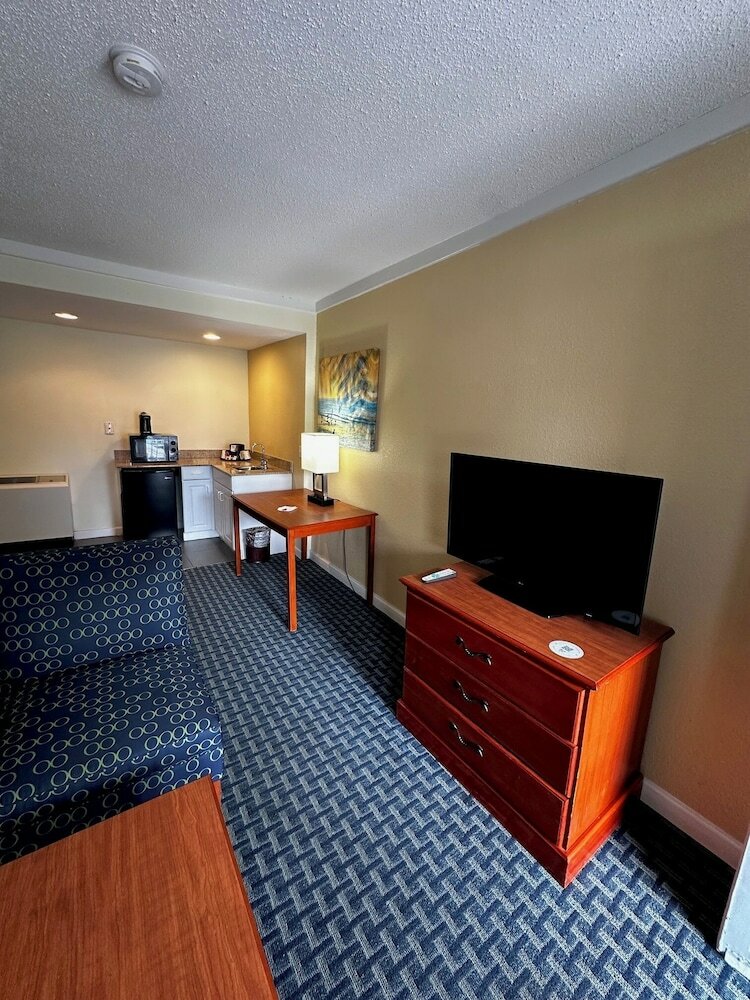 Фото Ramada by Wyndham Virginia Beach