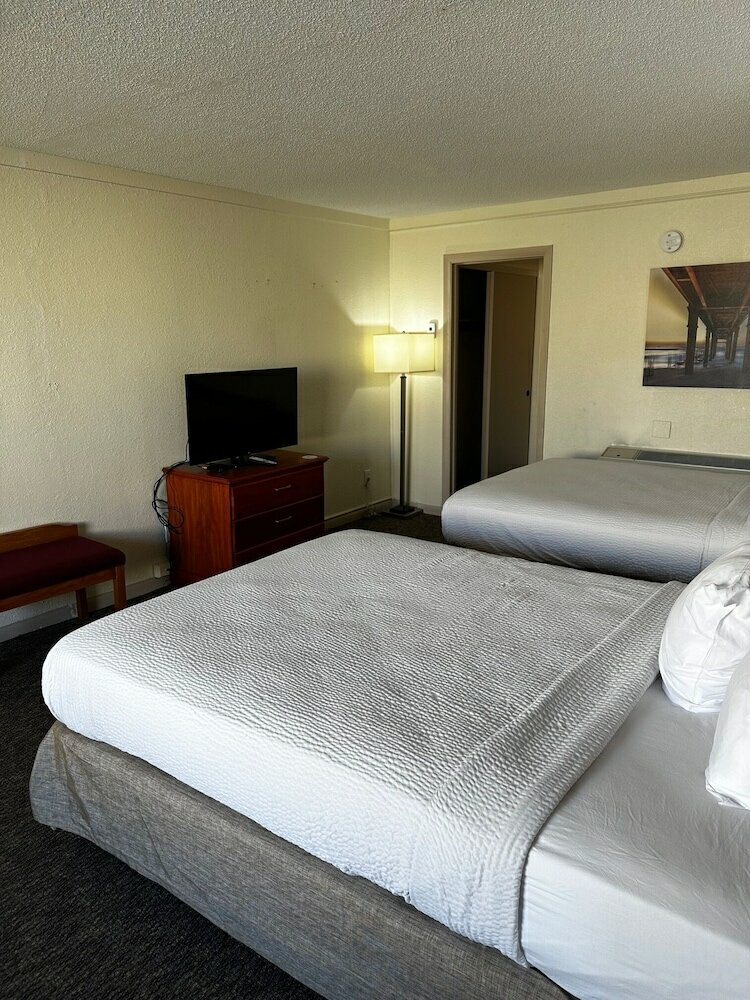 Фото Ramada by Wyndham Virginia Beach