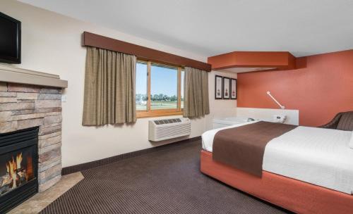 Фото AmericInn by Wyndham Grafton