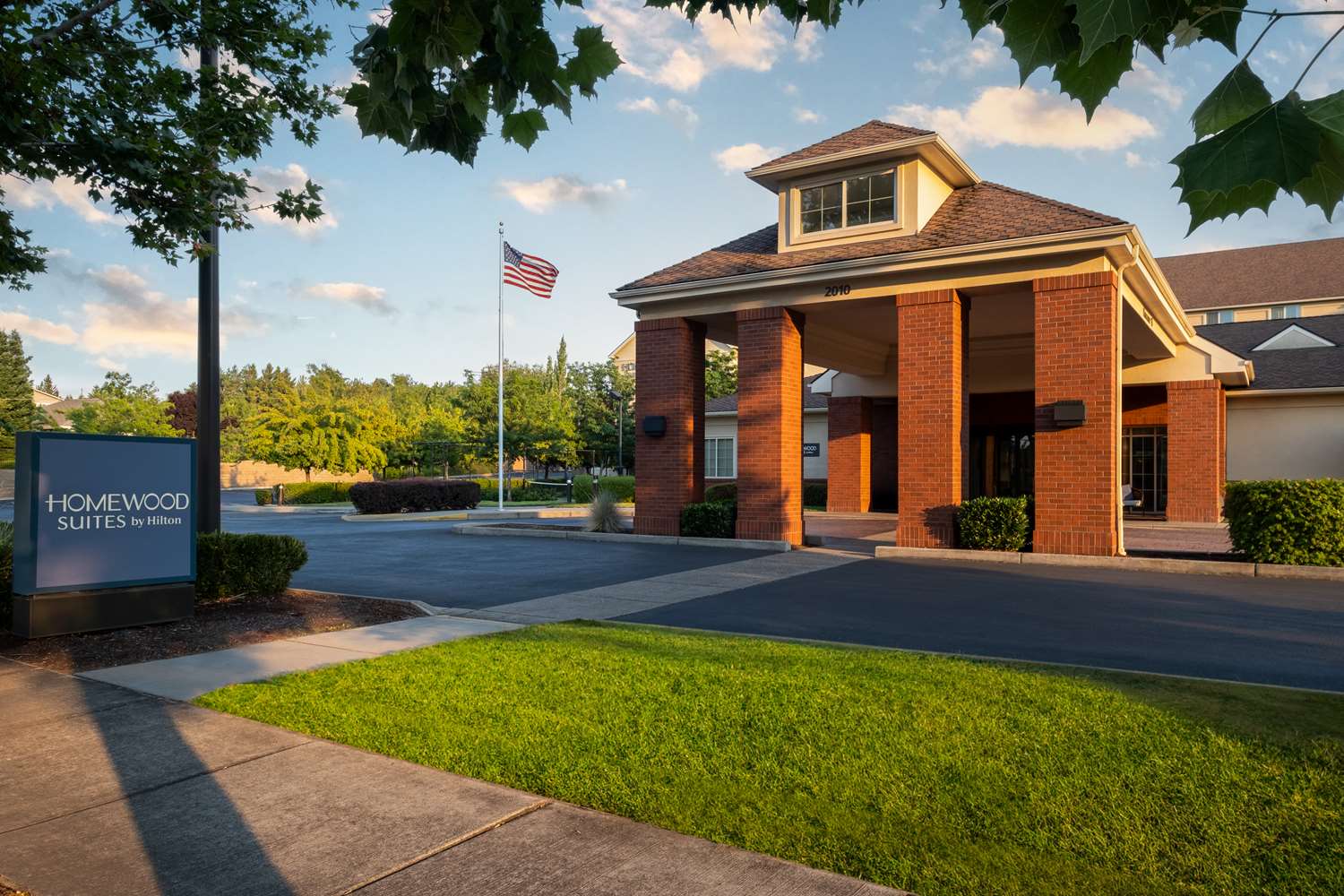 Фото Homewood Suites Medford