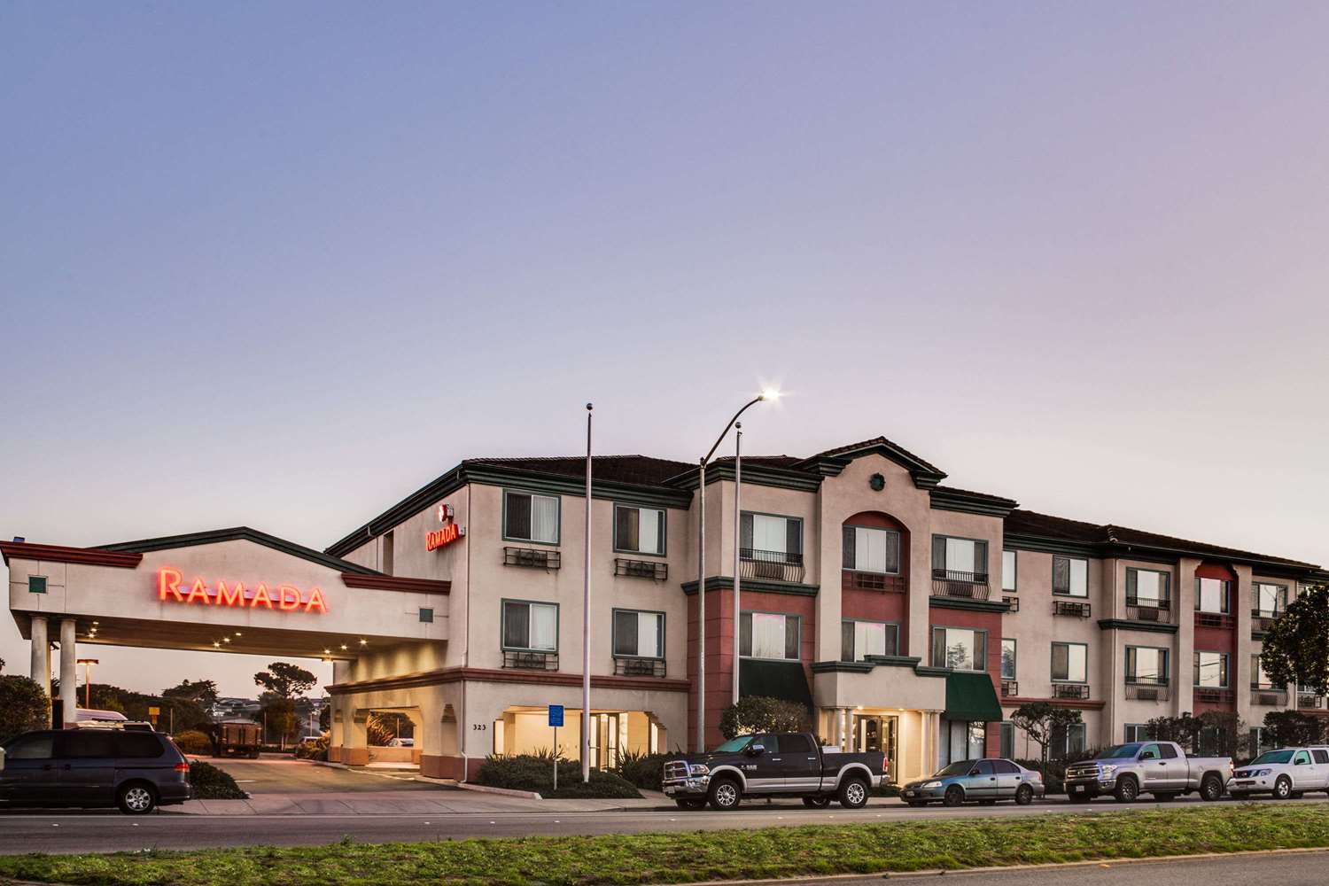 Фото Ramada by Wyndham Marina